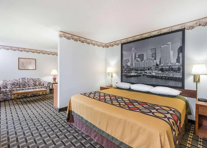 Super 8 By Wyndham Coshocton Roscoe Village