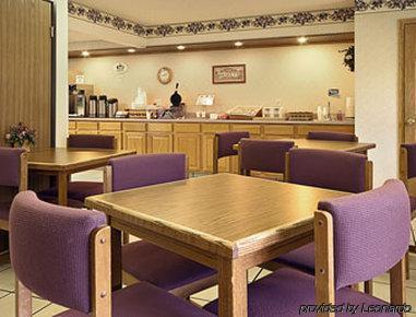 Super 8 By Wyndham Roscoe Village Coshocton