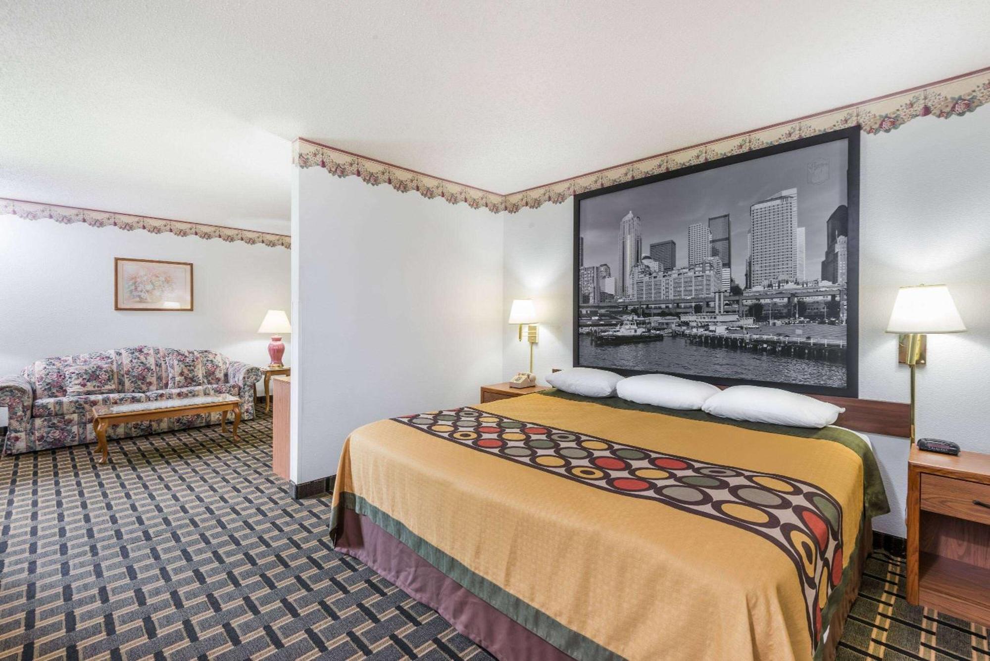 Super 8 By Wyndham Roscoe Village Coshocton