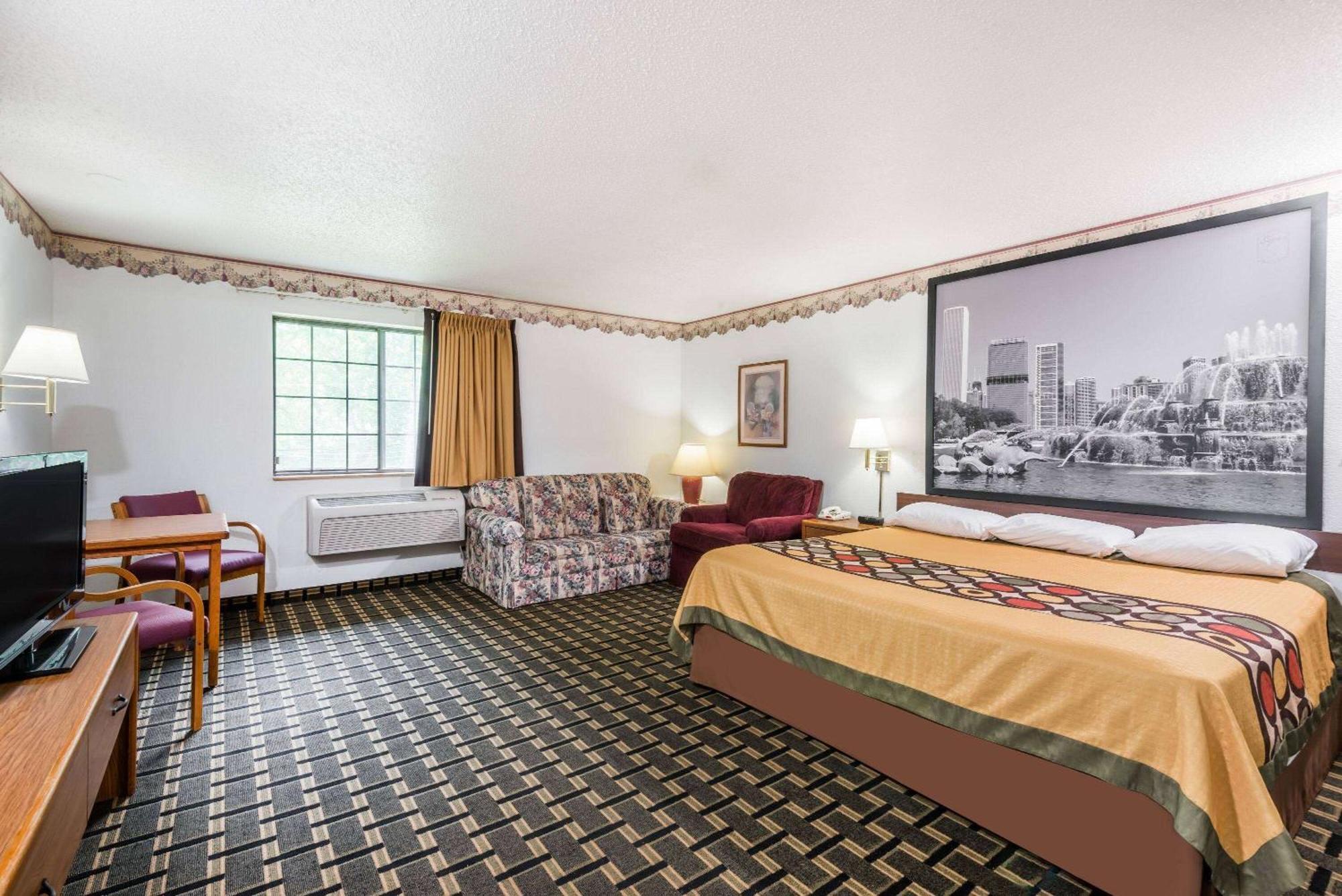 Hotel Super 8 By Wyndham Roscoe Village