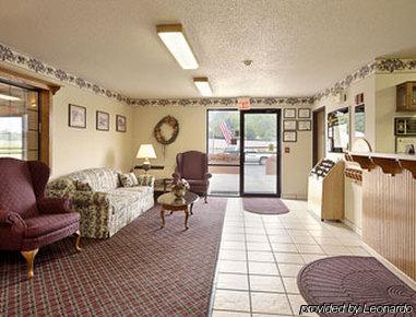 Super 8 By Wyndham Roscoe Village