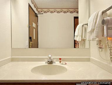 Hotel Super 8 By Wyndham Roscoe Village